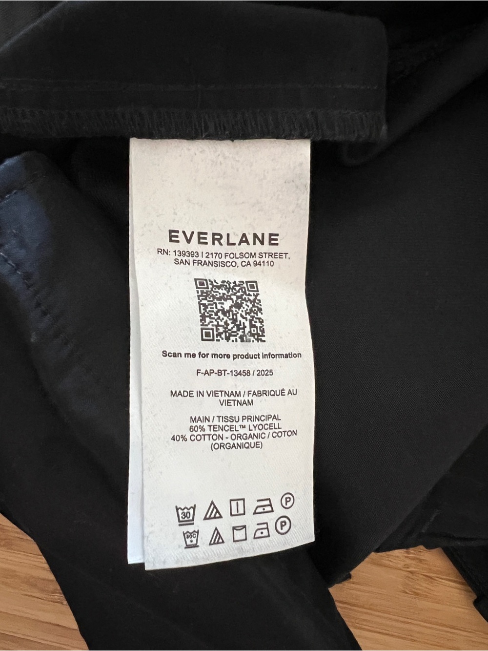 Everlane Wide-Leg Trouser in Buttersmooth - Picture 4 of 4